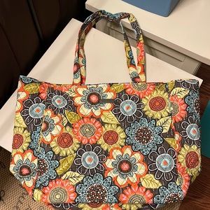NWOT Vera Bradley Flower Shower Large Tote
